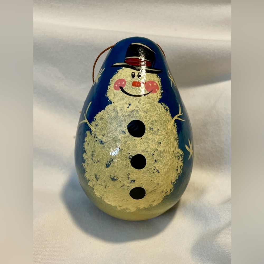 *VINTAGE* Hand Painted Gourd - Snowman - Signed by D.H. -Cute & Festive Ornament